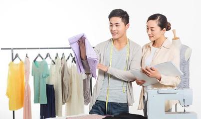 服裝流水線車工告訴你 買衣服只看牌子，那你就OUT啦